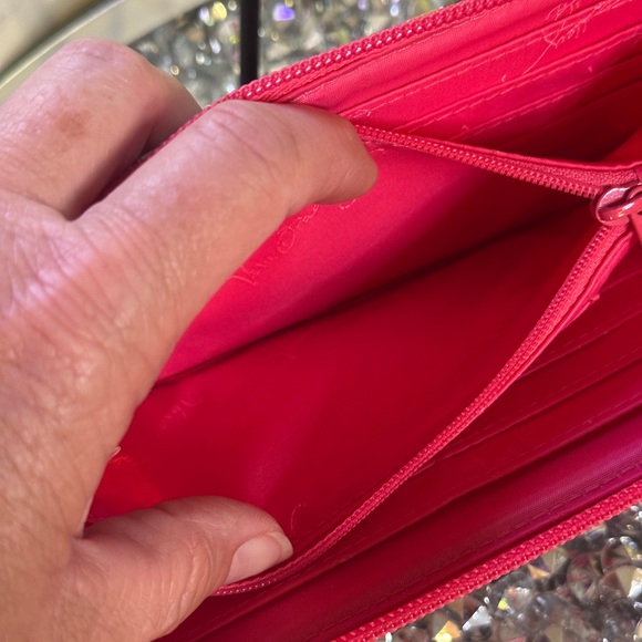 NWOT - Vera Bradley “Clementine” Accordion Wallet. - Picture 4 of 4